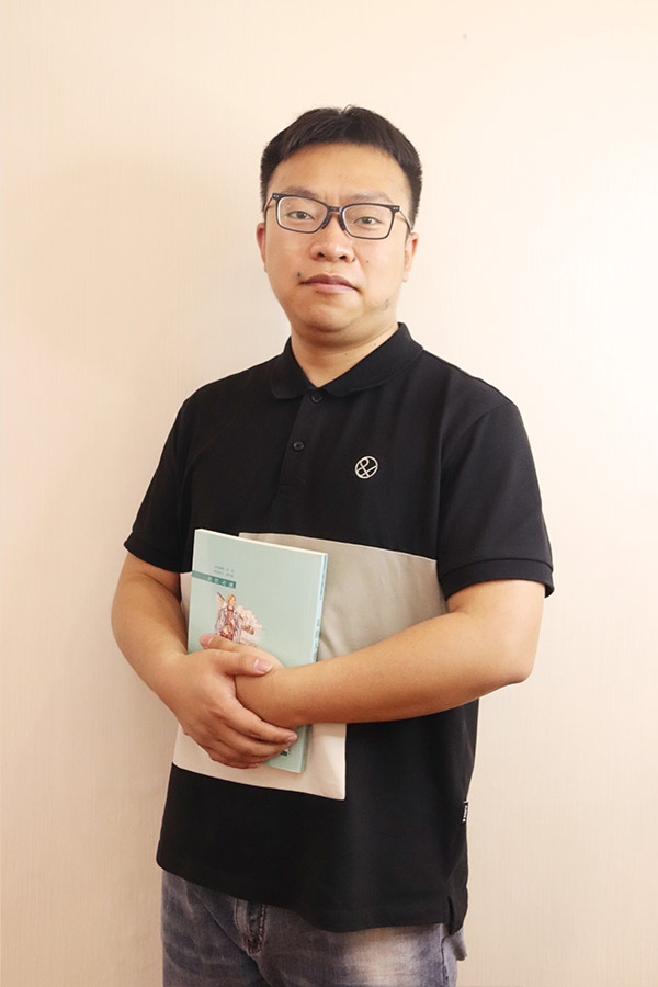 乾县杨斌 本科学历，毕业于西安航空学院