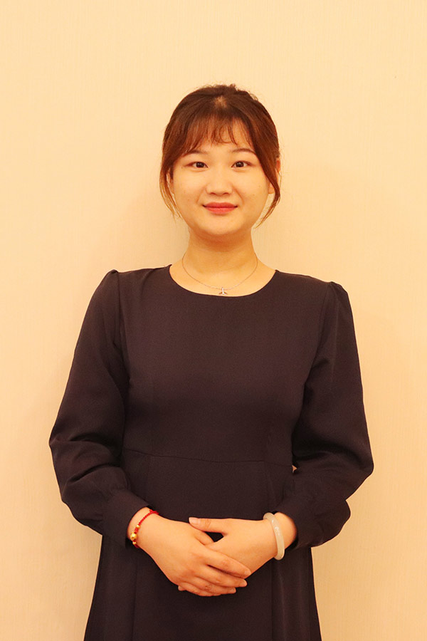 乾县文哲 本科学历，优秀班主任